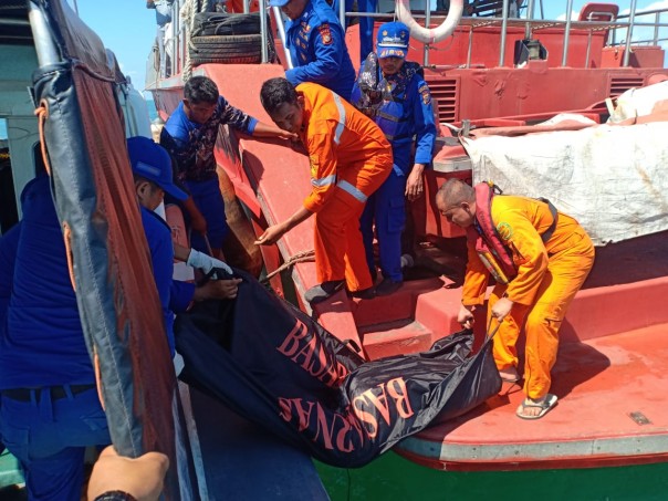 Satu orang korban tenggelam speed boat pembawa penumpang tenaga kerja Indonesia (TKI) melalui jalur perairan Rupat, Kabupaten Bengkalis yang akan masuk ke Malaysia secara ilegal ditemukan (foto/Hari)