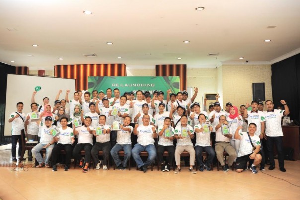 Direktur Utama PT Pertamina Lubricants, Ageng Giriyono foto bersama dengan komunitas LCGC di Pekanbaru, Riau (Foto: Istimewa)