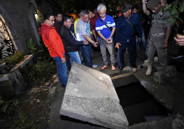 Gubernur DKI Jakarta, Anies Baswedan meninjau lokasi underpass Kemaayoran. (Foto: Instagram Anies Baswedan)