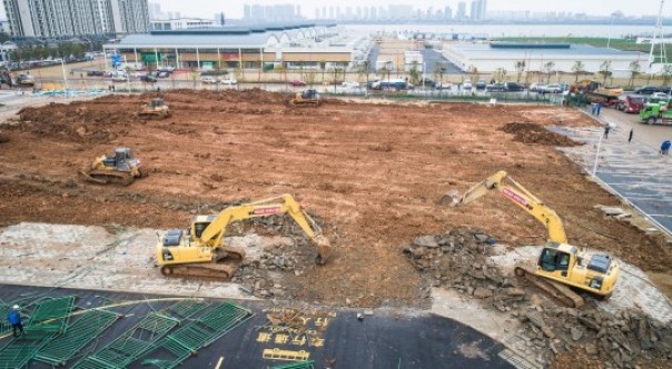 Mengerikan, Ribuan Pekerja Konstruksi di Wuhan Bekerja Siang Malam Untuk Membangun Rumah Sakit Baru Bagi Pasien Virus Corona