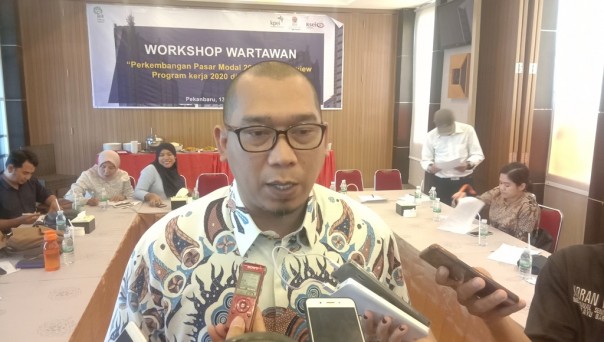 Kepala Bursa Efek Indonesia (BEI) Riau, Emon Sulaeman