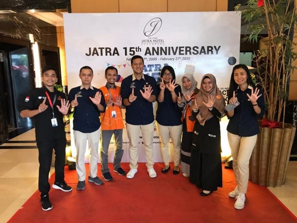 Hotel Jatra Pekanbaru bersama Rumah Zakat dan mitra-mitra kesehatan di Pekanbaru adakan bakti donor darah (foto/ist)