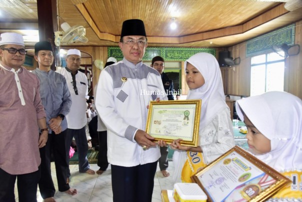 Bupati Kabupaten Indragiri Hilir (Inhil) HM Wardan menghadiri Haul Akbar Syekh Abdul Qadir Al-Jailani (foto/int)