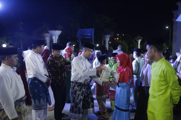 Musabaqah Tilawatil Qur'an (MTQ) Tingkat Kecamatan Siak resmi ditutup oleh Pj Sekda Kabupaten Siak (foto/Lin)