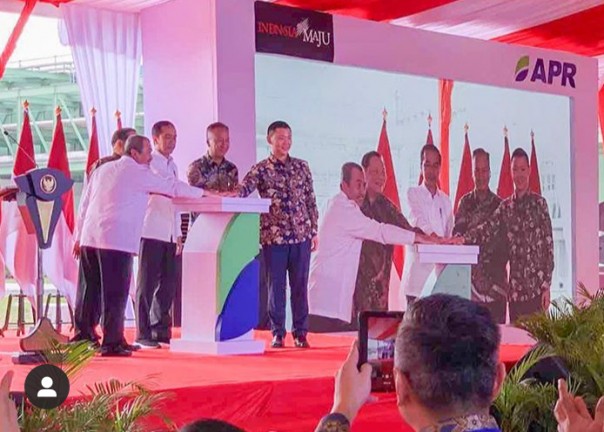 Jokowi bersama pimpinam APR di Pelalawan