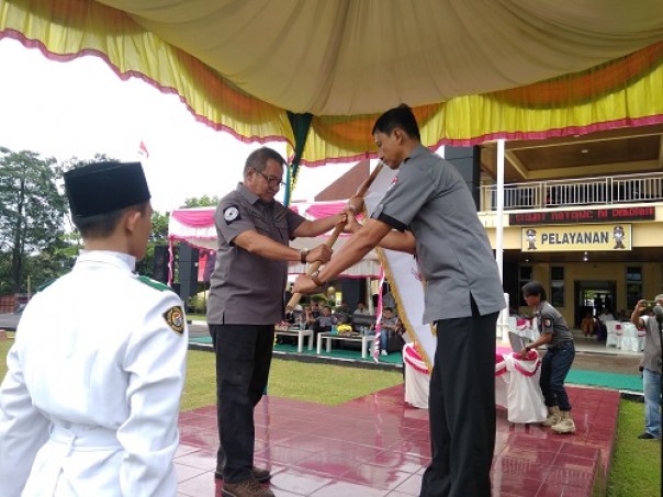 Ir. Emmerson dilantik dan dikukuhkan menjadi Ketua Persatuan Menembak Indonesia (Perbakin) Kabupaten Kuantan Singingi (Zar)