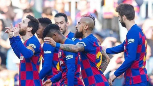 Punggawa Barcelona rayakan gol ke gawang Eibar. Foto: int 