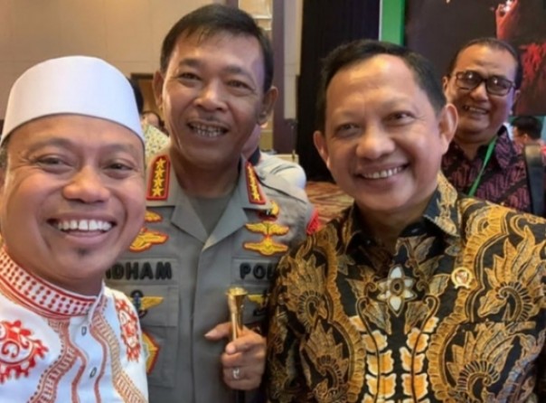 Ustadz Das'ad Latif berjumpa Mendagri Tito Karnavian dan Kapolri Idham Azis (foto/int)