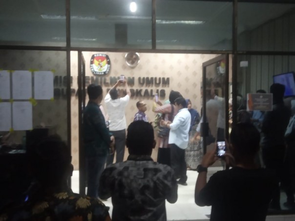 Ketua KPU Kabupaten Bengkalis, Fadhilah Al Mausuly memastikan paslon H Syaifullah batal maju pada Pilkada Bengkalis 2020 (foto/int)