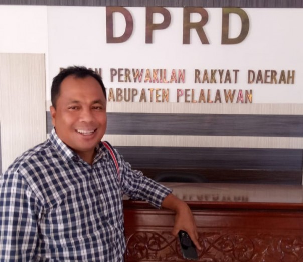 Wakil Ketua Komisi 2 DPRD Pelalawan Baharudin, SH (foto/Ardi)