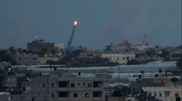 Roket milisi yang ditembakkan ke wilayah Israel dari kawasan Gaza. Foto: int 