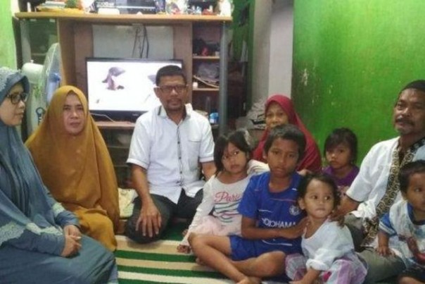Anak pasangan Siti dan suaminya yang kini menjadi yatim piatu setelah kedua orangtuanya sama-sama meninggal hanya dalam hitungan jam. Foto: int 