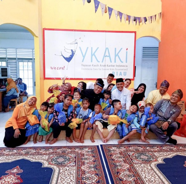 Peringati Hari Kanker Anak, Karyawan dan Manajemen BATIQA Hotel Pekanbaru Kunjungi Yayasan Kanker Indonesia