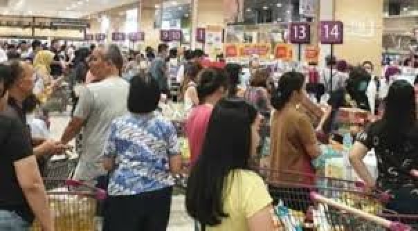 Panik, Puluhan Supermarket dan Toko Obat di Indonesia Dibanjiri Warga Sesaat Setelah Pengumuman Kasus Korona 