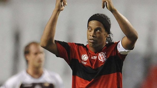 Ronaldinho Ditangkap di Paraguay Karena Nekat Menggunakan Paspor Palsu