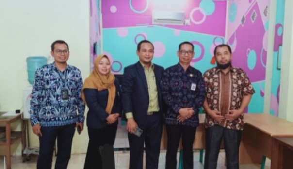 Badan Pengembangan Bahasa dan Perbukuan Kementerian Pendidikan dan Kebudayaan (Kemendikbud) RI, melalui Balai Bahasa Provinsi Riau, kunjungi Kantor PWI Siak (foto/Lin)