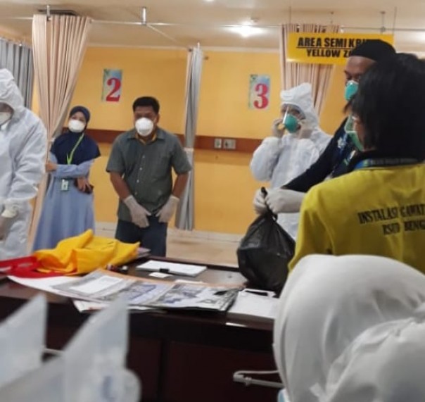Satu orang warga Bengkalis, yang dirawat di ruang isolasi Rumah Sakit Umum Daerah (RSUD) Jalan Kelapapati (foto/int)