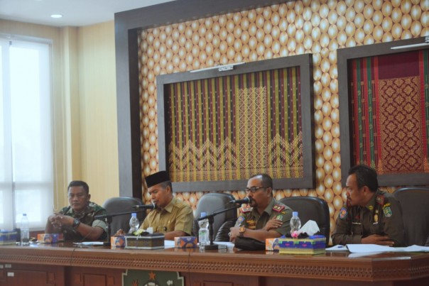 Penjabat Sekretaris Daerah Kabupaten Siak Jamaludin memimpin Rapat Persiapan Hari Ulang Tahun (HUT) Satuan Polisi Pamong Praja (Satpol PP) ke-70 dan Satuan Perlindungan Masyarakat (foto/Lin)