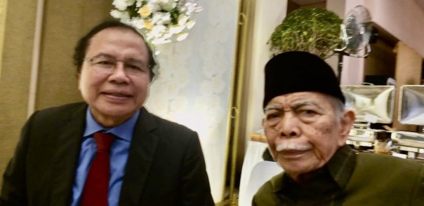 Ekonom Senior Rizal Ramli bersama Tokoh Senior Jawa Barat TjeTje Hidayat Padmawinata