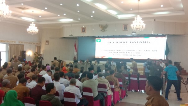 Rapat pembahasan pembahasan penanggulangan penyebaran virus corona covid-19 di Provinsi Riau