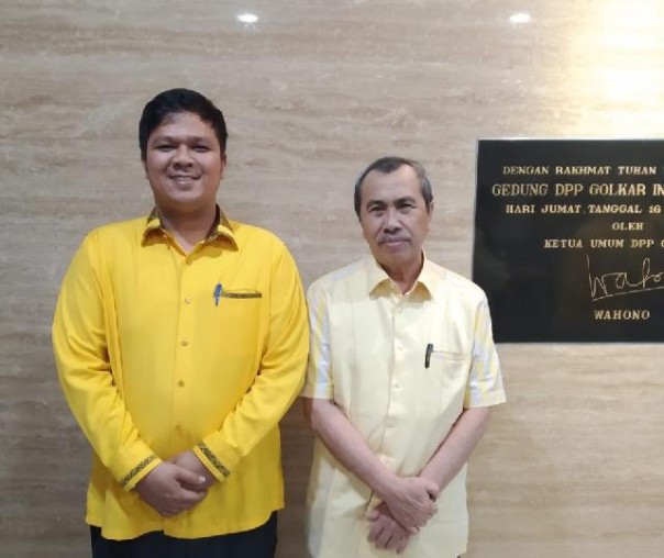 Andi Putra bersama Gubernur Riau Syamsuar (foto/Zar)