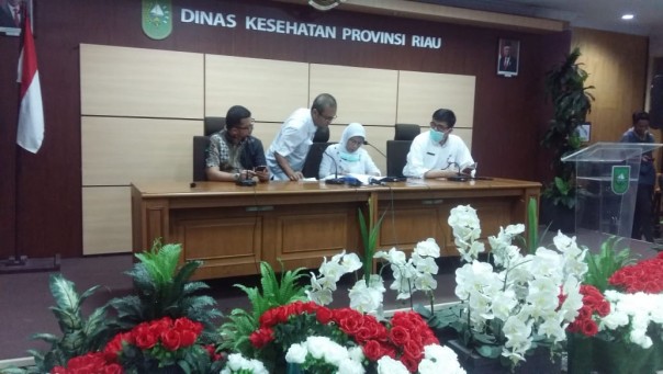 Dinas Kesehatan Provinsi Riau saat melakukan prescon mengenai update terkini virus corona atau covid-19 di Riau