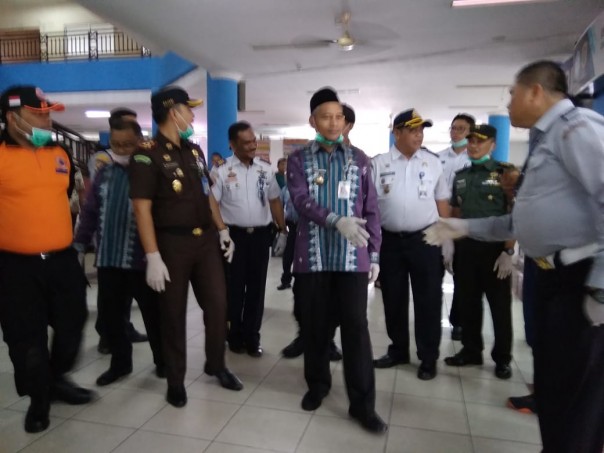 Momen Wakil Walikota Pekanbaru saat melakukan peninjauan di terminal
