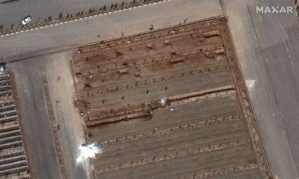 Foto satelit kuburan massal di Iran