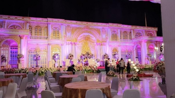 Begini penampakan pelaminan yang telah disiapkan untuk pernikahan anak Wakil Walikota Samarinda. Foto: int 