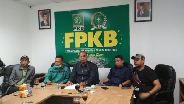 Fraksi PKB DPRD Riau gelar jumpa pers jalan aksi penyemprotan disinfektan besok