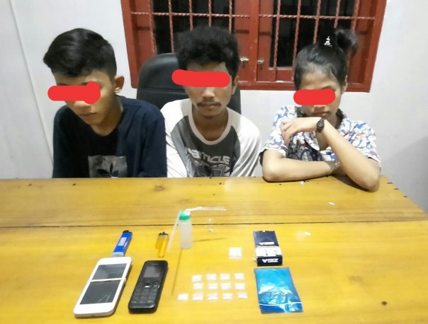 Tiga orang remaja dan satu diantaranya seorang perempuan di Kecamatan Mandau, Kabupaten Bengkalis diringkus tim opsnal Satreskrim Polsek Mandau (foto/int)