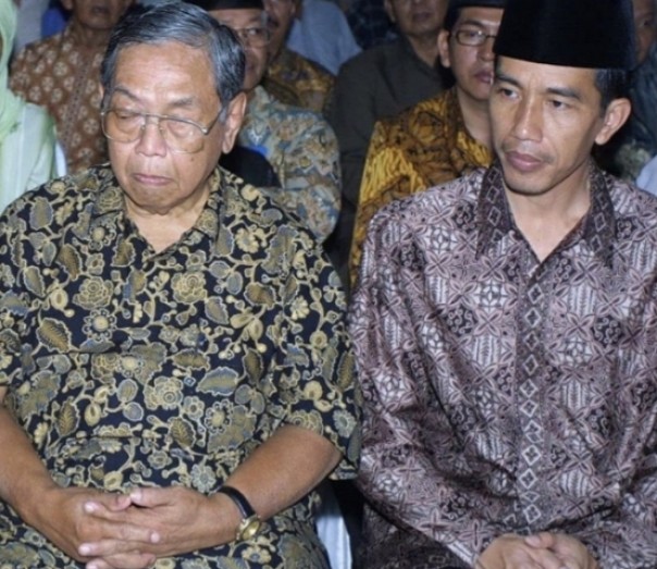 Presiden Jokowi saat masih muda mendampingi Presiden RI Ke-4 Gus Dur (foto/int)