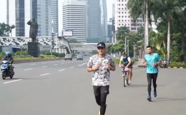 Sandiaga Uno unggah video lari pagi ditengah arahan Gubernur Jakarta Anies Baswedan soal social distancing dan ajakan di rumah saja (foto/int)