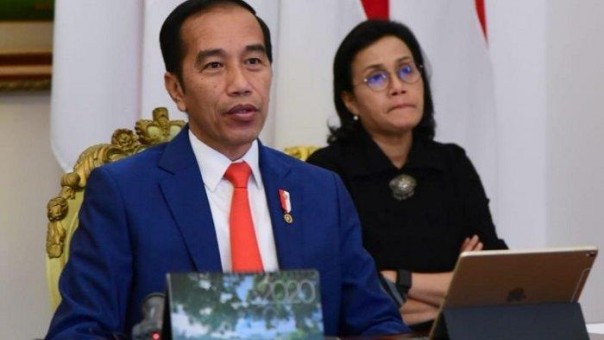 Presiden Jokowi saat mengumumkan stimulus bagi korban terdampak corona