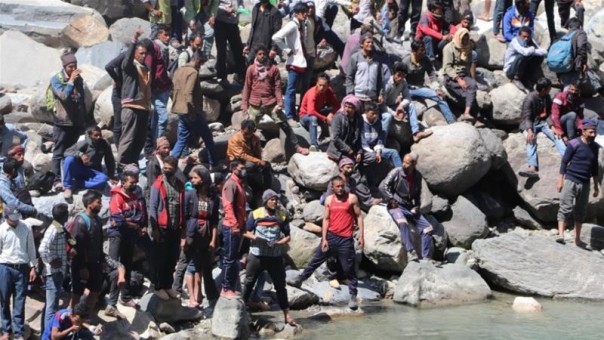Ratusan Warga Nepal Terjebak di Perbatasan India Karena Penguncian Akibat Virus Corona