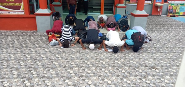 Sebanyak 15 orang Narapidana (Napi) di lembaga pemasyarakatan Lapas IIA Bengkalis di bebaskan (foto/Hari)