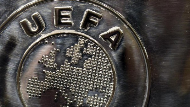 UEFA ancam potong jatah kompetisi bagi federasi sepakbola yang menghentikan liga nya (foto/int)