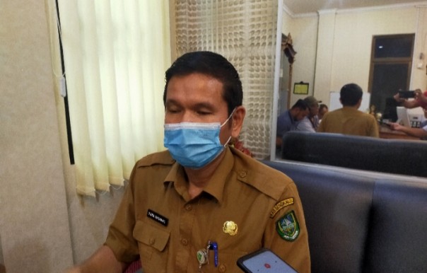 Kepala Disdagperin H.Indra Gunawan (foto/Hari)