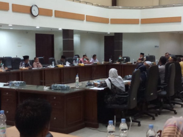 DPRD Kabupaten Indragiri Hilir (Inhil), khususnya Komisi IV menggelar rapat bersama (foto/Rgo)