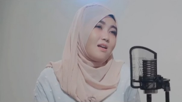 Penyanyi Via Vallen ikut cover lagu berjudul Aisyah Istri Rasulullah (foto/int)