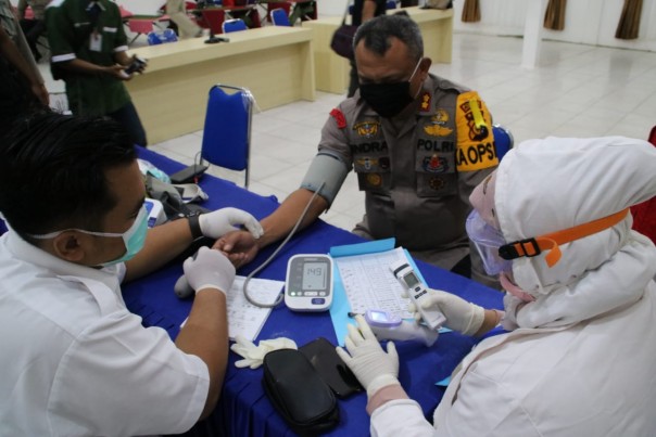 Polres Indragiri Hilir melaksanakan kegiatan donor darah (foto/Rgo)