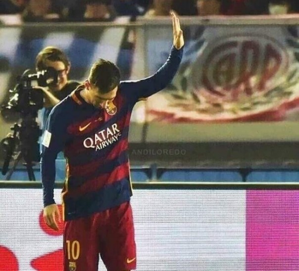 Messi meminta maaf usai membobol gawang River Plate. Foto: int