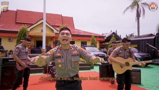 Lagu ciptaan polisi yang menarik perhatian netizen