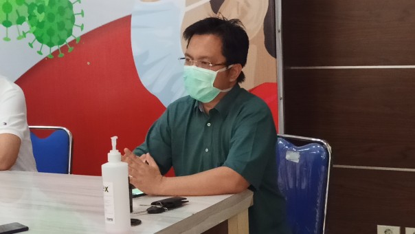 Direktur RSUD Tengku Rafian Siak Benny Charuddin membenarkan ada perawat yang ditetapkan sebagai PDP Corona (foto/Lin)