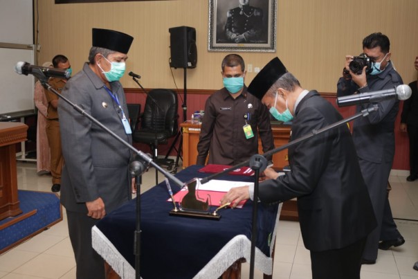 Drs. H, Jamaluddin M.Si kembali dilantik sebagai Penjabat Sekretaris Daerah untuk kali kedua, di Ruang Rapat Siak Sri Indrapura Kantor Sekretariat Daerah Kabupaten Siak (foto/Lin)