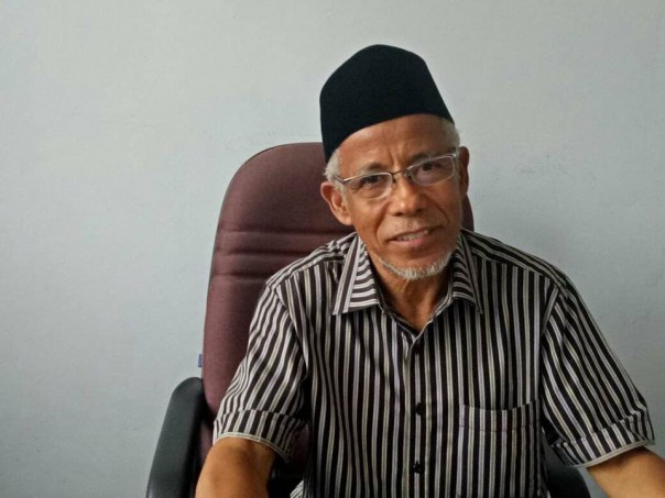 Mantan gubernur Riau, Wan Abu Bakar mengingatkan akan bahaya covid-19 (foto/Wira)