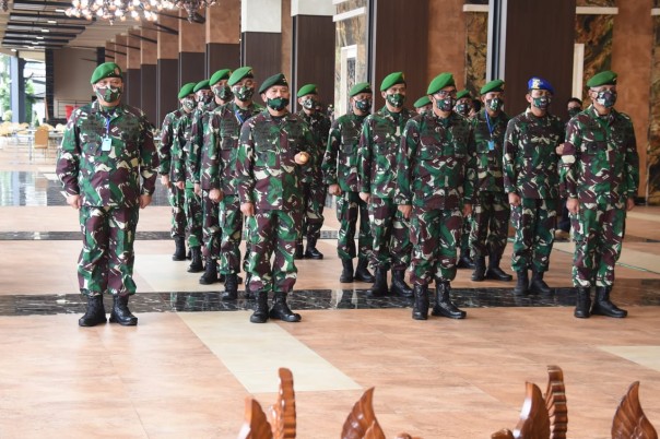 Kasad Terima Laporan Kenaikan Pangkat Wakasad dan 12 Perwira Tinggi TNI AD