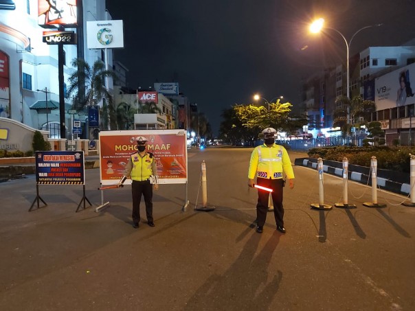 Penutupan ruas jalan di Pekanbaru untuk mendukung penerapan PSBB 