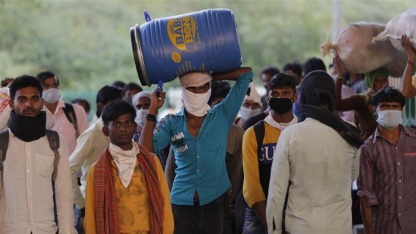 India Memperpanjang Penutupan Nasional Hingga 31 Mei, Bentrokan Meletus Antara Polisi dan Migran yang Terlantar