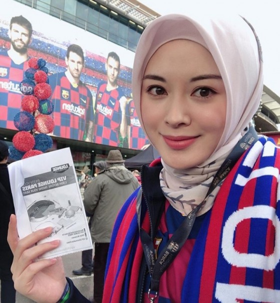 Ayana Moon Mualaf Korea Ternyata Pengemar Barcelona dan Menyukai Lionel Messi, Netizen: Decul Ternyata (foto/int)